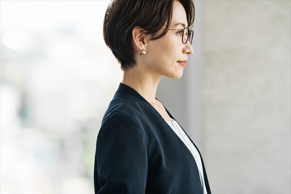 横顔は「印象のカギ」