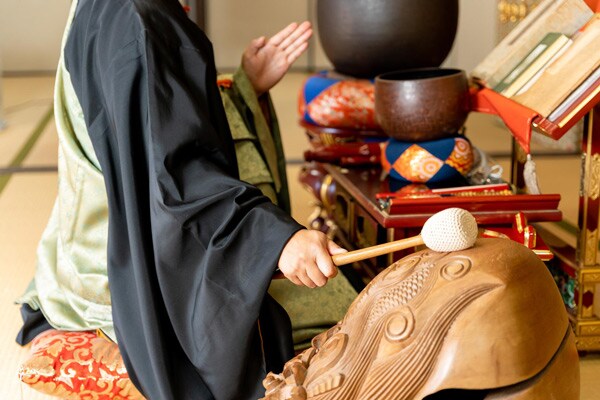 人類学と予防医学が語る、歌は最古の“開運行為”？