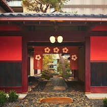 文化財の宿を堪能！「界 加賀」で楽しむ、蟹・温泉・ 金継ぎ体験