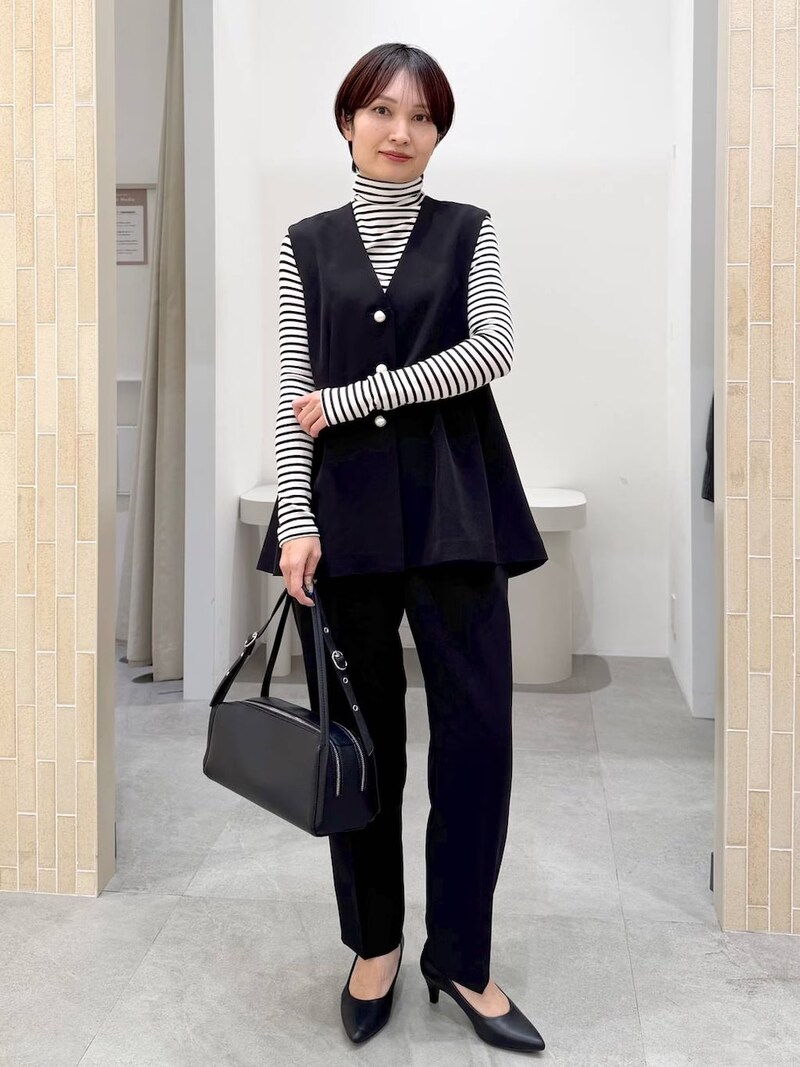 ウエストを絞った「X」のシルエットに