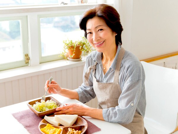更年期障害を防ぐには？症状がある人・ない人の食事の違いをチェック【医師監修】