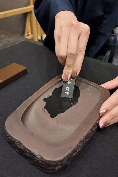 墨摺りで心を整える、マインドフルネスな時間