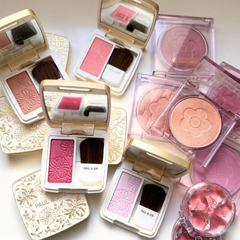 【パーソナルカラー別】50代チークの正解色！失敗しない塗り方&お直し方法