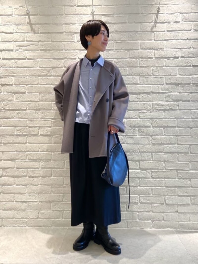 サイドゴアブーツでメンズライクなスカートコーデ