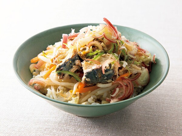【サバ缶ネギみそのっけ丼】お助け食材のサバにシャキシャキ野菜！ 