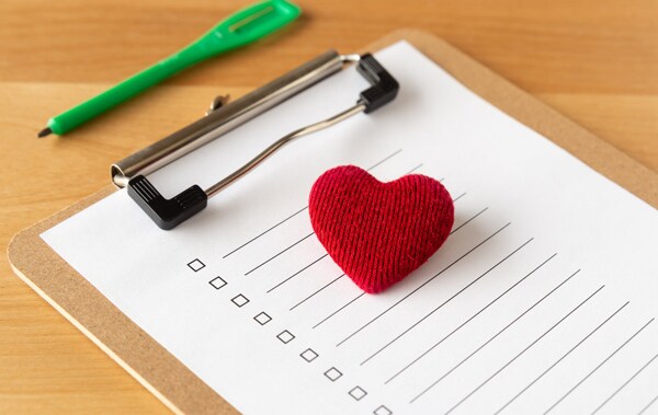 該当したら不眠症予備軍!?睡眠障害セルフ診断シート