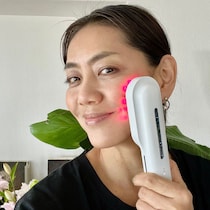 【モデル前田典子】ブルブル！ポスポス！擬音語いっぱいの美容機器でキレイメンテ