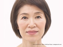 【50代メイク】ファンデを塗り過ぎると逆に老ける…プロが教える「美肌見えの塗り方」