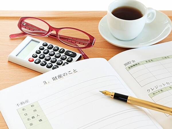 50代からの終活！エンディングノートを実際に書いて気付いた「失敗しないコツ」