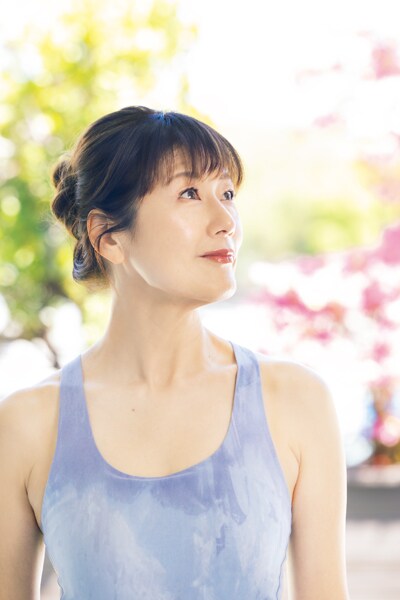 首がゆるむと背中の緊張もほぐれます