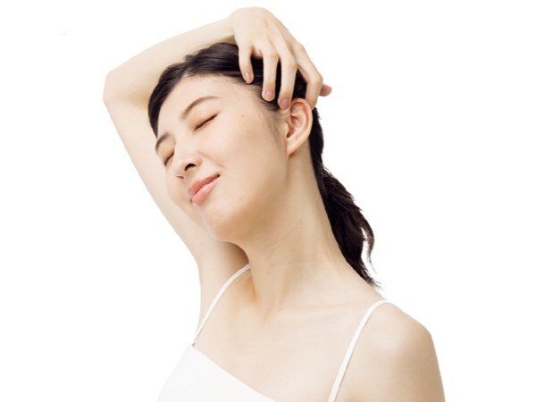 1.側頭部を引き上げる