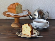 50代からのお菓子作り！簡単「バナナケーキ」かわいいレシピイラスト付き