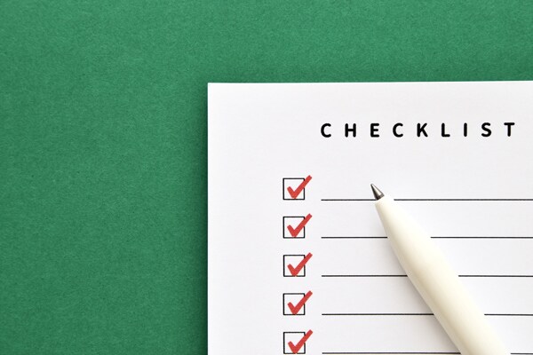 鏡を見ながらチェック！あなたの“不幸顔度”診断13