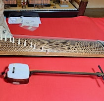 60代、忙しない日々を越えて。お雛様飾りと和洋の楽器が奏でる、心癒やされる春の音色