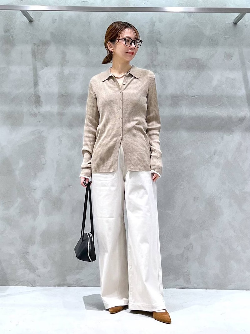 トレンドの襟つきポロニットでスマートに