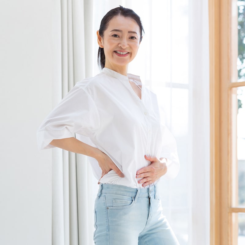 50代、運動ゼロでぽっこりお腹が凹む!? 1日5回、自宅で簡単「インナー呼吸」とは