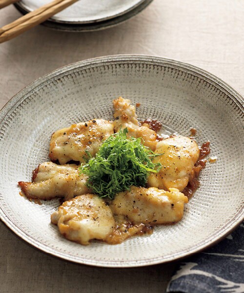 【鶏ムネ肉のみそチーズ焼き】みそとチーズでこくのあるおいしさ