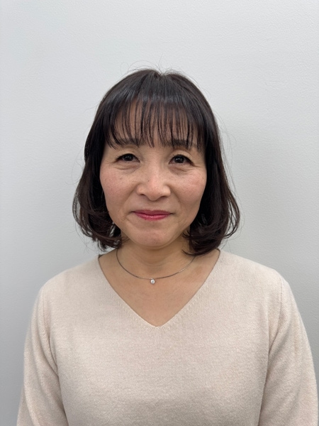 【スタイル3】ぺたんこ髪を解消！顔まわりが華やぐ上品エアリーボブ