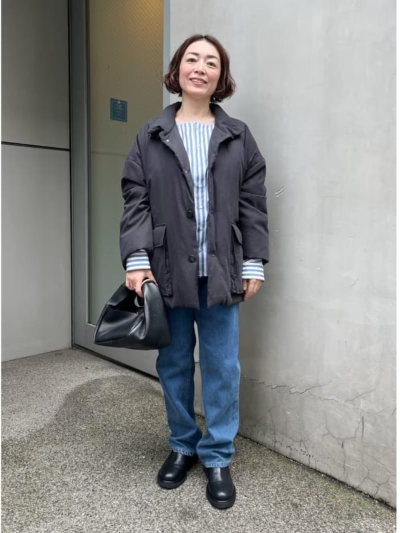 ストライプ柄のシャツでクリーンに