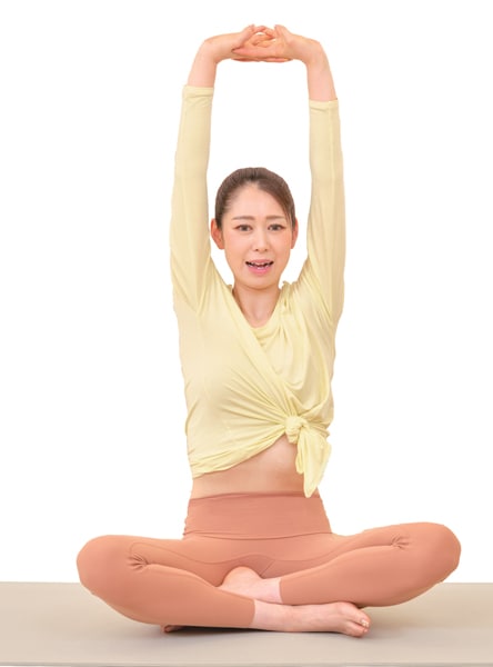 【猫背改善】座ってバンザイ、両手上げ