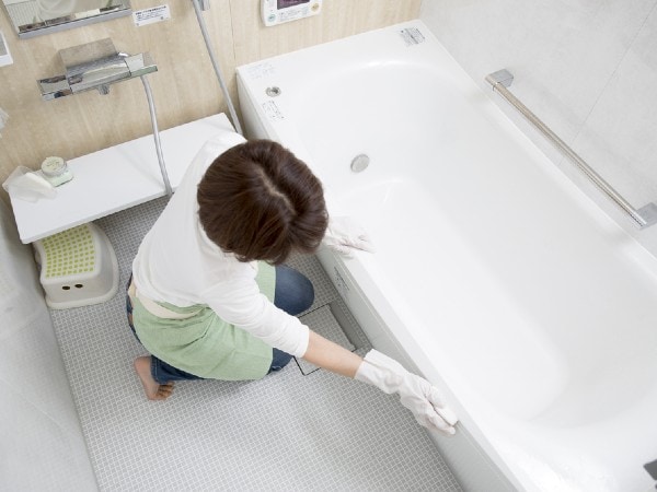 お風呂に発生する「ピンクカビ」はカビじゃない！効果的な予防法と正しい除去も