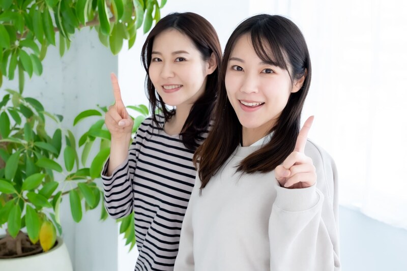 ポーズする女性