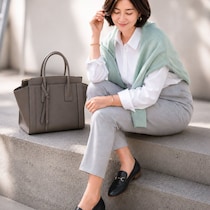 50代、「朝、着る服が選べない」人へ。おしゃれがラクになる“制服化”のススメ