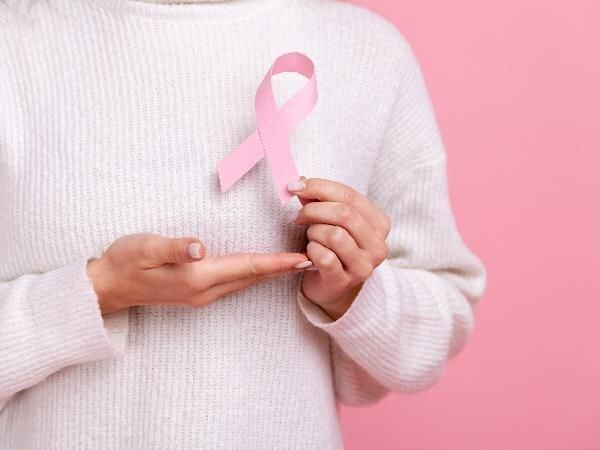 50代女性が罹りやすい「乳がん」なりやすい人の特徴は？こんな人は要注意