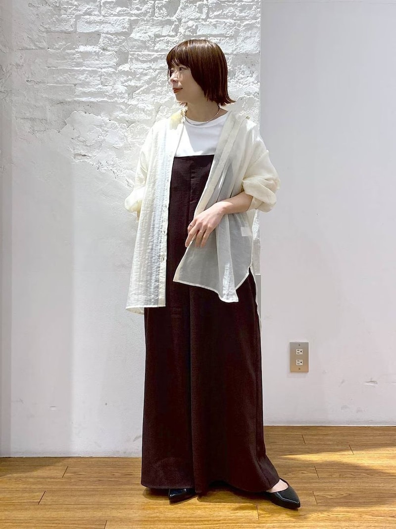 一枚目に欲しい！ シンプルな白系シアーシャツ