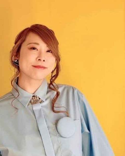 1年3セットの服だけで生きるスタイリスト・あきやあさみさんって？