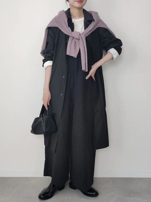 【雨コーデ1】雨ハネが目立たない黒を使ったシンプルモノトーンコーデ