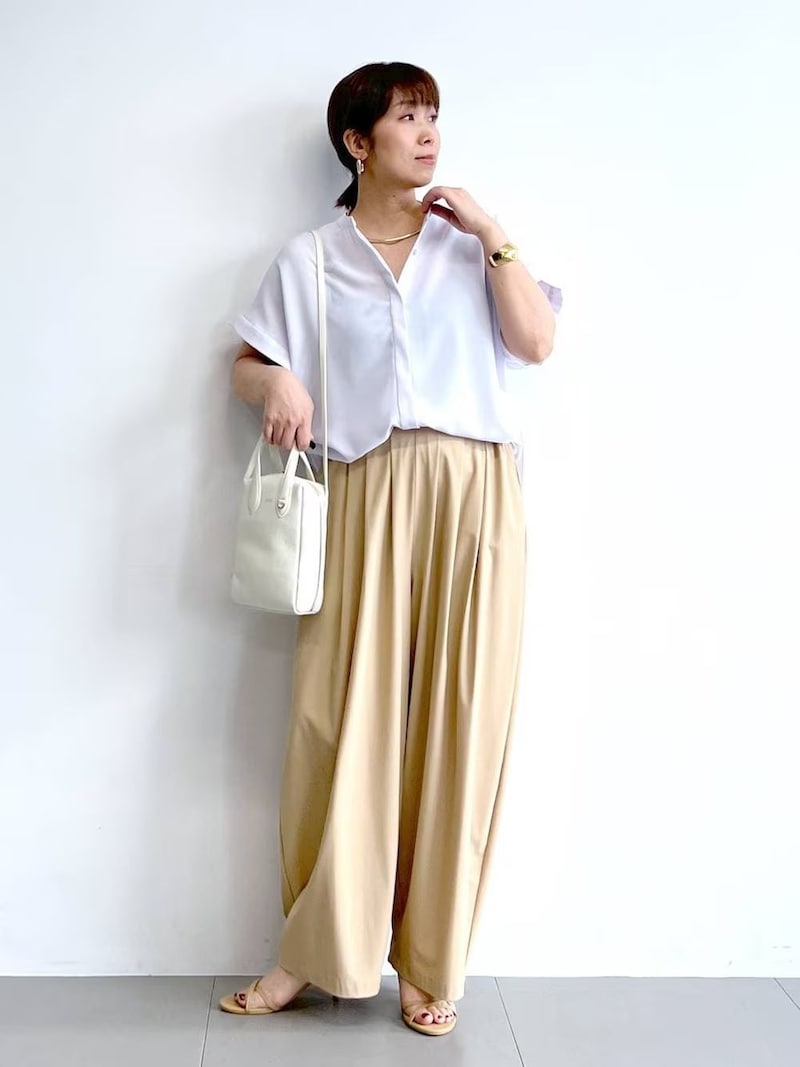 きれいめ＆上品な「ベージュ」はオフィスにも