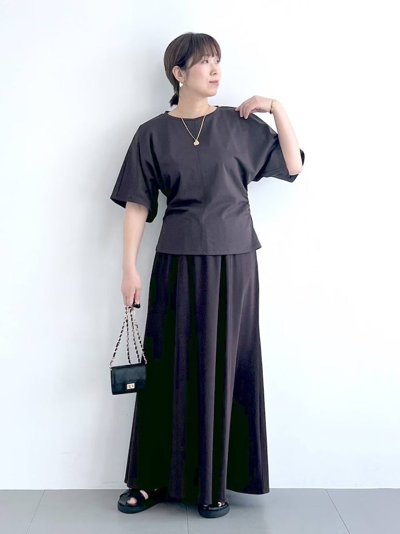 着るだけでほっそり！ シャーリングトップス