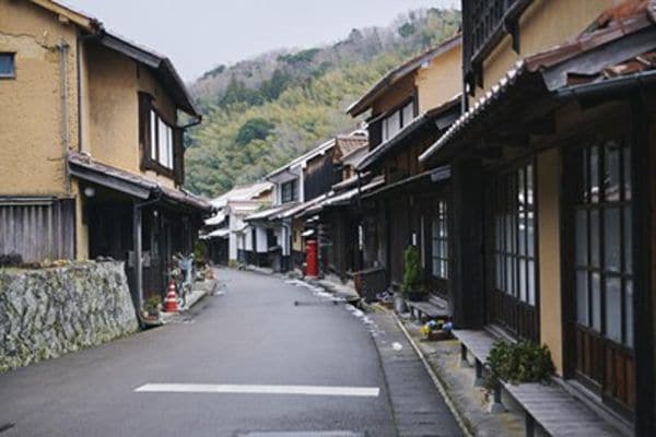 小さな町の難しさと、それでも好きな理由