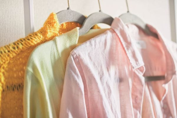 今必要な服・靴・小物は？手放すものを決めるチェックリスト