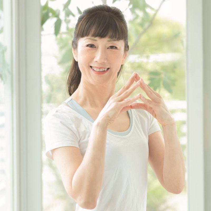 【クーラーでの冷え対策】たったこれだけやってみて!指先の血流を促すセルフケア