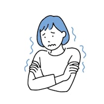 50代「更年期」の冷え対策！夏もカイロが手放せない私のパンパンなカバンの中身は？