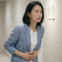 50代の外出時のそわそわ頻尿。おやつやアルコールの嗜好品が原因？医師が教える対処法