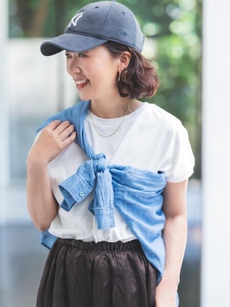 肩掛け・たすき掛けで印象チェンジ!シャツアレンジ2選
