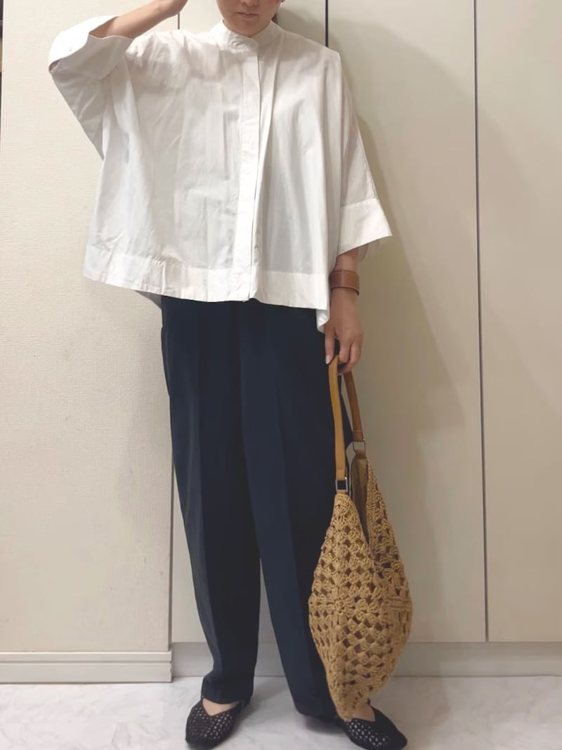 万能！顔を明るく見せる白の半袖シャツ