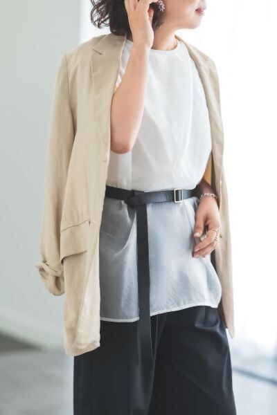 大人は「細め」が正解!色はパンツと同じ黒を選んで