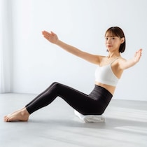 50代に！バスタオルで簡単「おうちピラティス」美ボディに整える秘密