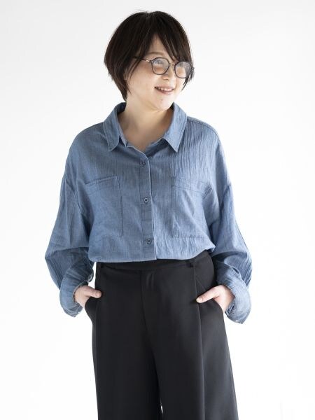 着ても、巻いてもサマになる薄手シャツを、まずは1枚！