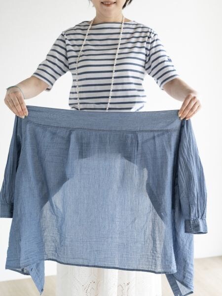 【着回しテク】斜めラインですっきり洒落見え!大人の腰巻きはこれ