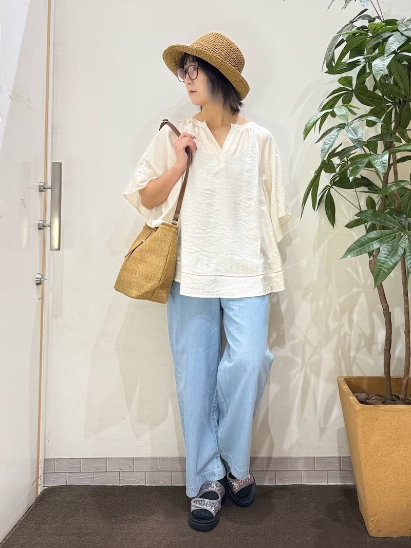 麦わら帽子のようなナチュラルなデザインも便利