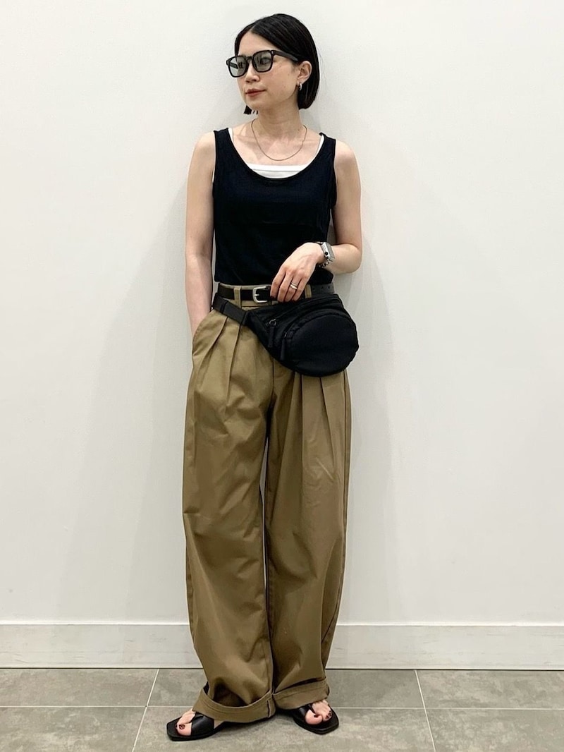 【GU】2990円でも高見え度抜群！ チノタックバレルパンツ
