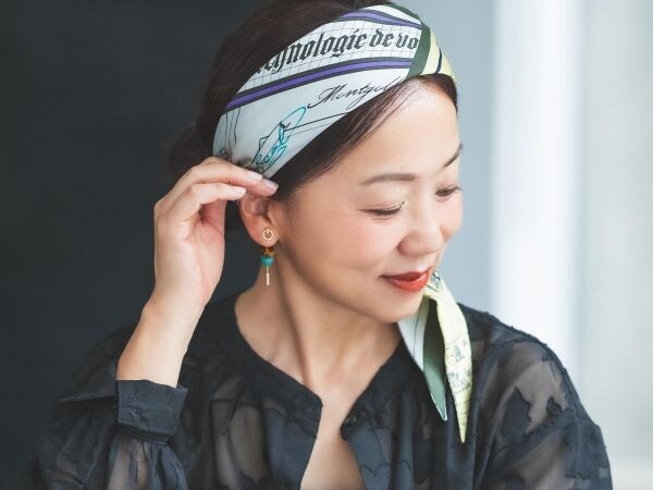 あか抜け度抜群!頭に巻けば顔まわりがパッと華やぐ