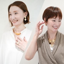 50代の旅行やお出掛けコーデがランクアップ！大人が華やぐゴールドアクセサリーの選び方