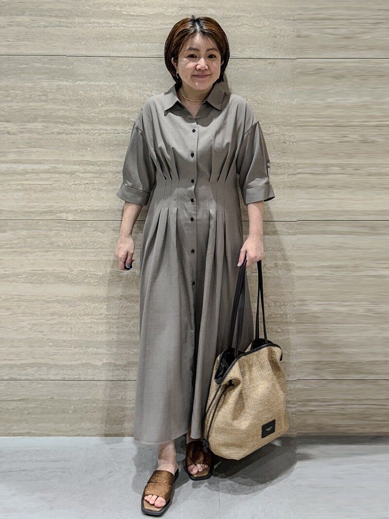 フィット＆フレアのシルエットで着やせ見え