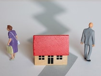家事に縛られる毎日から「卒婚」するには？52歳女性の相談に夫婦関係のプロが回答